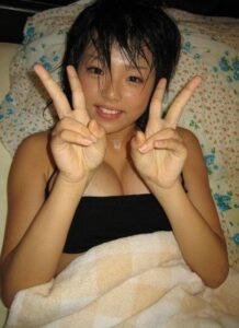 【画像】篠崎愛ちゃんが汗だくセックス後に撮られた風の写真、エロ過ぎる