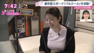 【画像】女子アナさん　お胸がパツパツで(　三　)←になってしまう